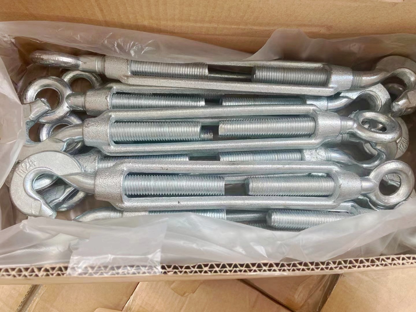 What is a Turnbuckle? And How to use a turnbuckle?